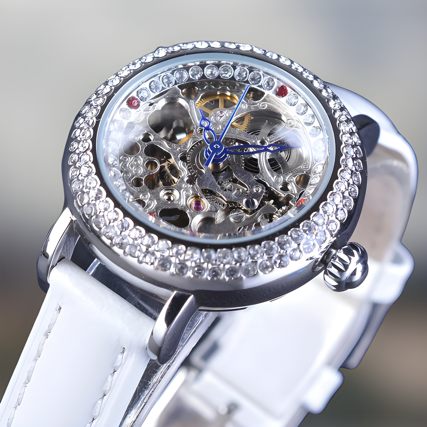 Montre Squelette Femme Blanc Perlé